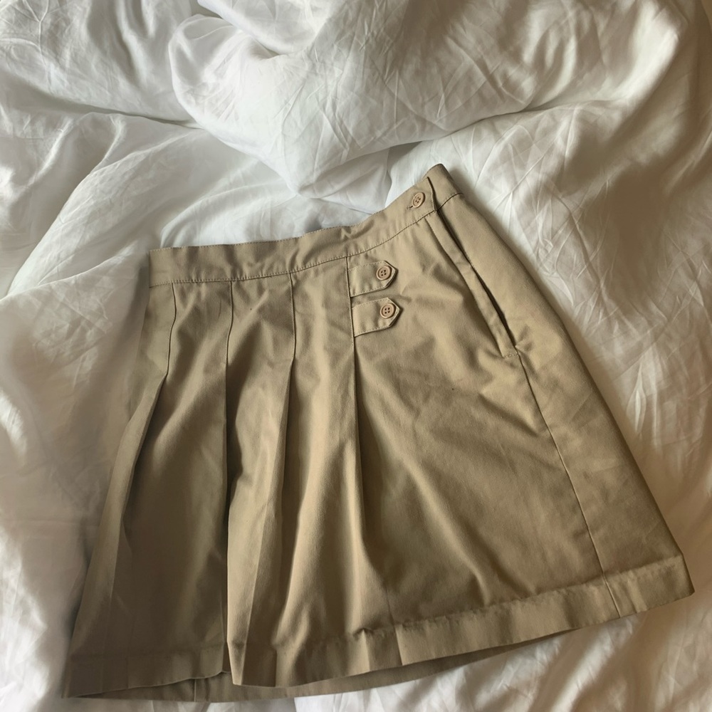 khaki skirt